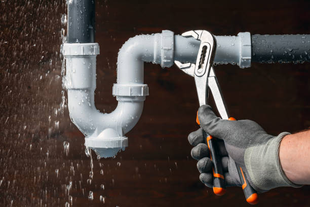 Professional Gas Line Repair technician working in Comstock, NY